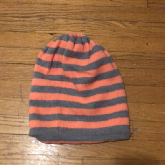 TNA striped pink and grey beanie super soft and warm - Picture 2 of 3
